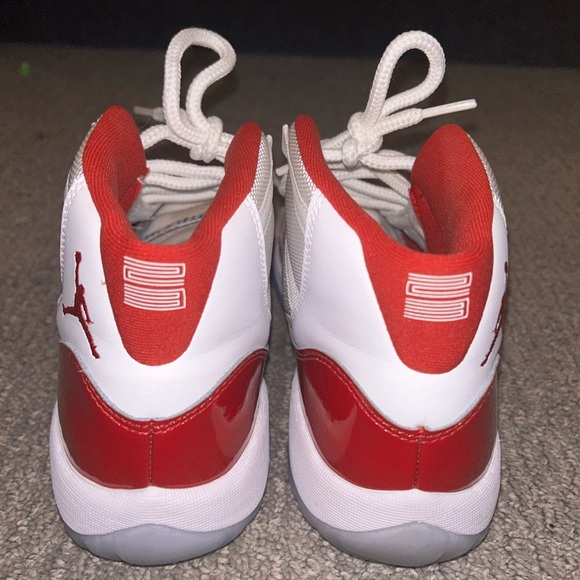 AUTHENTIC work once. Air Jordan “cherry” sneakers in Kids 7Y - Picture 3 of 4